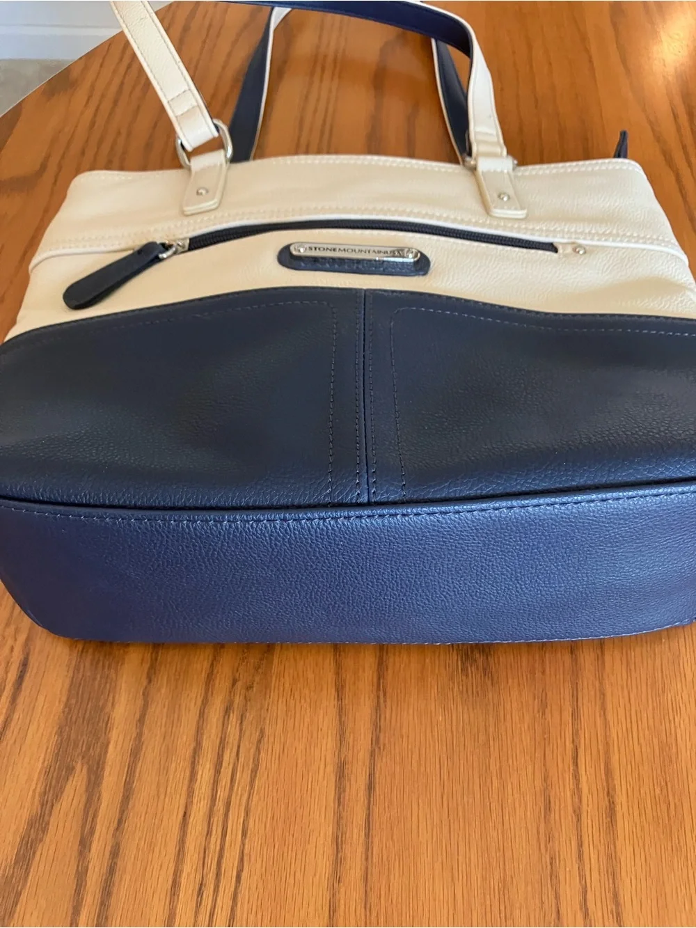 Stone Mountain Accessories Two-Tone Tote in Cream and Navy, leather